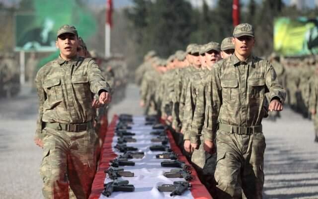 Son Dakika! Bakan Akar Yeni Askerlik Sisteminin Detaylarını Açıkladı: Askerlik Süresi 6 Aya İniyor