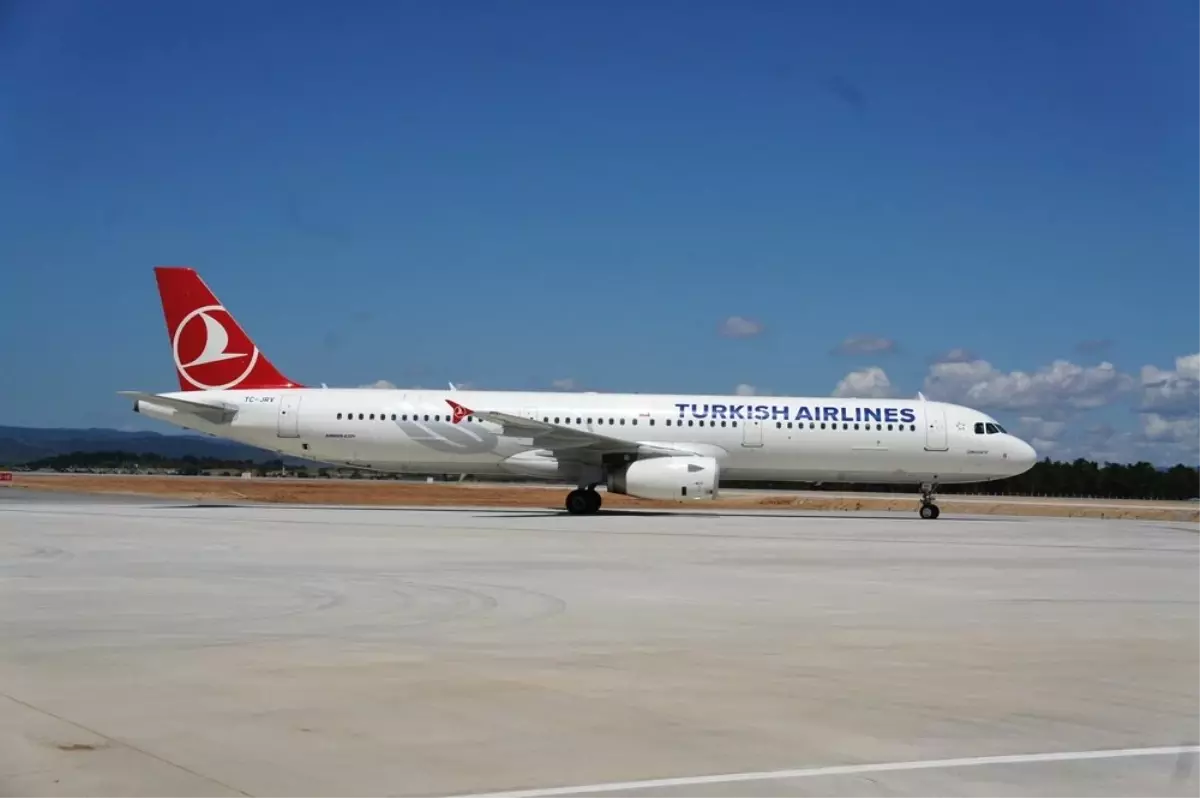 THY Uçağının Kanadı, Elektrik Diğerine Çarptı