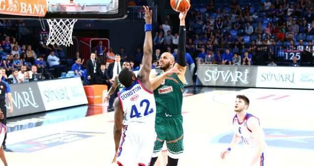Anadolu Efes, Banvit Karşısında Seride Öne Geçti