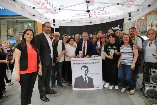 Başkan Böcek İstanbul'da Antalyalı Hemşehrileri ile Buluştu