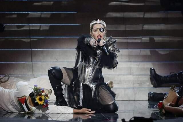 Ece Erken, Eurovision'da Sahneye Çıkan Madonna'yı Yarışmacı Zannedince Sosyal Medyanın Diline Düştü