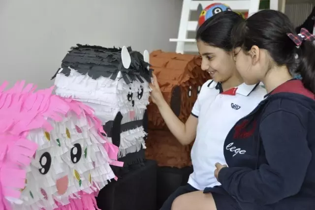 Gkv'li Minik Öğrencilerden Modelaj Sergisi Gkv'li Minik Öğrencilerden Modelaj Sergisi