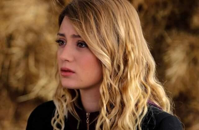 Güzel Oyuncu Gizem Karaca, Dolandırıcının Kurbanı Oldu!