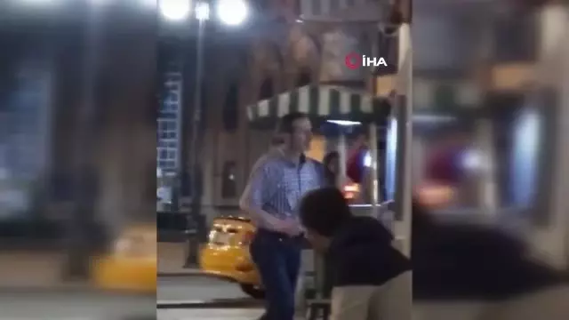 İstanbul'da Atm Makinesini Döven Adam Kamerada İstanbul'da Atm Makinesini Döven Adam Kamerada