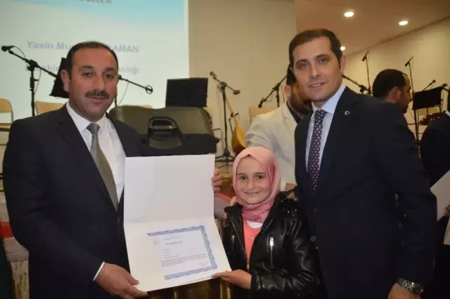 Kaymakam Sarı 43 Personele Başarı Belgesi Verdi Kaymakam Sarı 43 Personele Başarı Belgesi Verdi