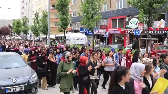 Öğretmenin Darbedilmesi Protesto Edildi