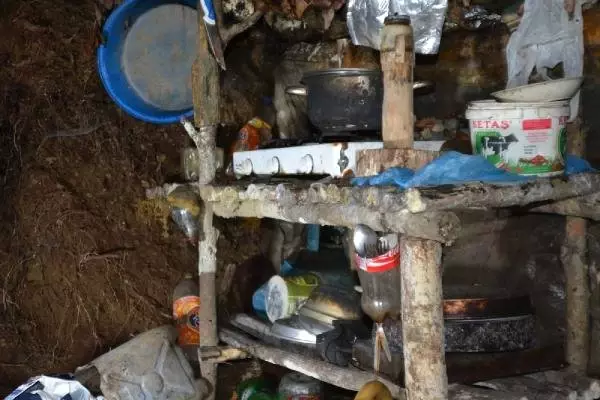 Ormanda Aç Kalan 'Aras' Kod Adlı Terörist Köylülerin İhbarıyla Yakalandı Ormanda Aç Kalan 'Aras' Kod Adlı Terörist Köylülerin İhbarıyla Yakalandı