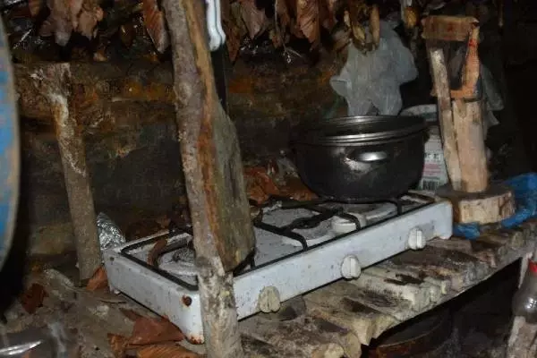 Ormanda Aç Kalan 'Aras' Kod Adlı Terörist Köylülerin İhbarıyla Yakalandı Ormanda Aç Kalan 'Aras' Kod Adlı Terörist Köylülerin İhbarıyla Yakalandı