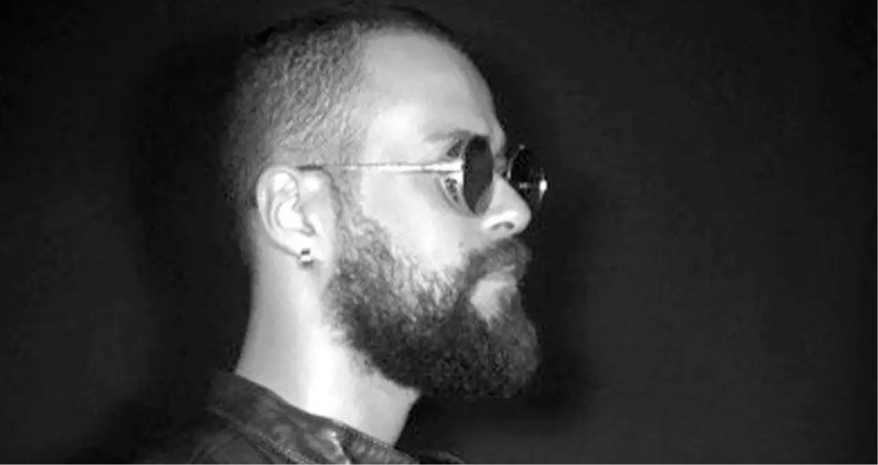 Otagar'da Küçük Tuvaletini Yapan Müzisyen Meydan Dayağı Yedi!