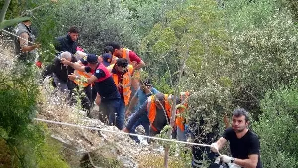 Otomobil Uçuruma Yuvarlandı, İlayda Ağır Yaralandı Otomobil Uçuruma Yuvarlandı, İlayda Ağır Yaralandı