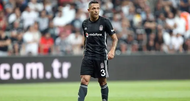 Sao Paulo, Adriano'nun Peşine Düştü!