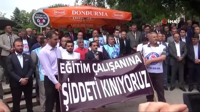 Sendikalar Öğretmene Şiddete Karşı Yürüdü