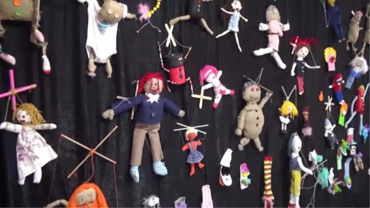 Silivri'de İlkokul Öğrencilerinden İlginç Defile