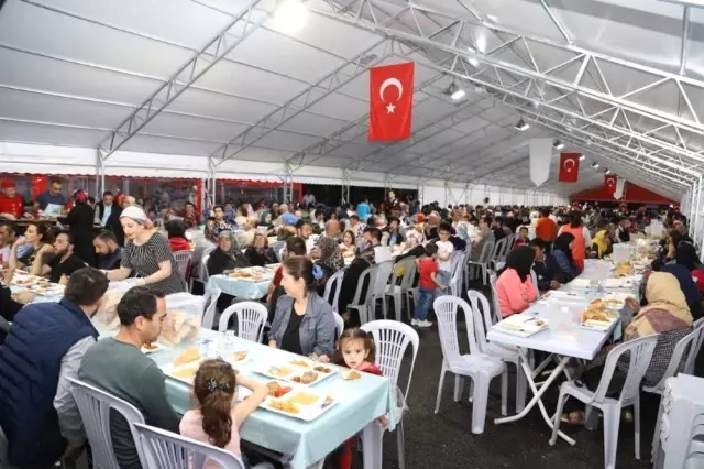 Ünlü Yazar ve Oyuncu Şehirlioğlu, Nevşehir'de Ünlü Yazar ve Oyuncu Şehirlioğlu, Nevşehir'de