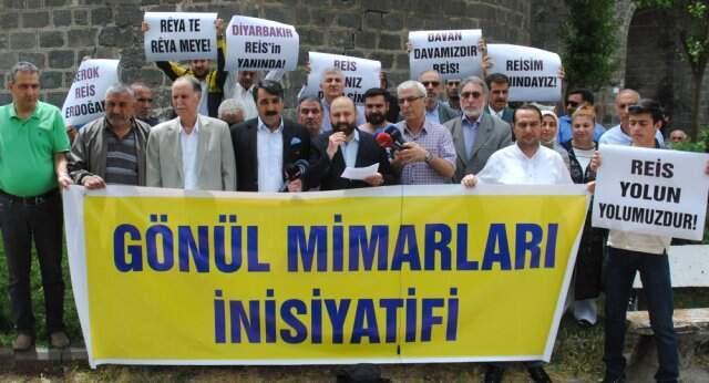 Yeni Partiyi Diyarbakır'da İlan Edeceği Konuşulan Ahmet Davutoğlu'na Tepki: Bu Şehirden Boş Döner