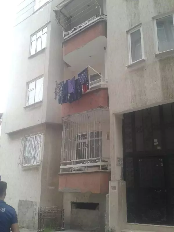 Balkondan düşen minik Mert Muzaffer, toprağa verildi Balkondan düşen minik Mert Muzaffer, toprağa verildi