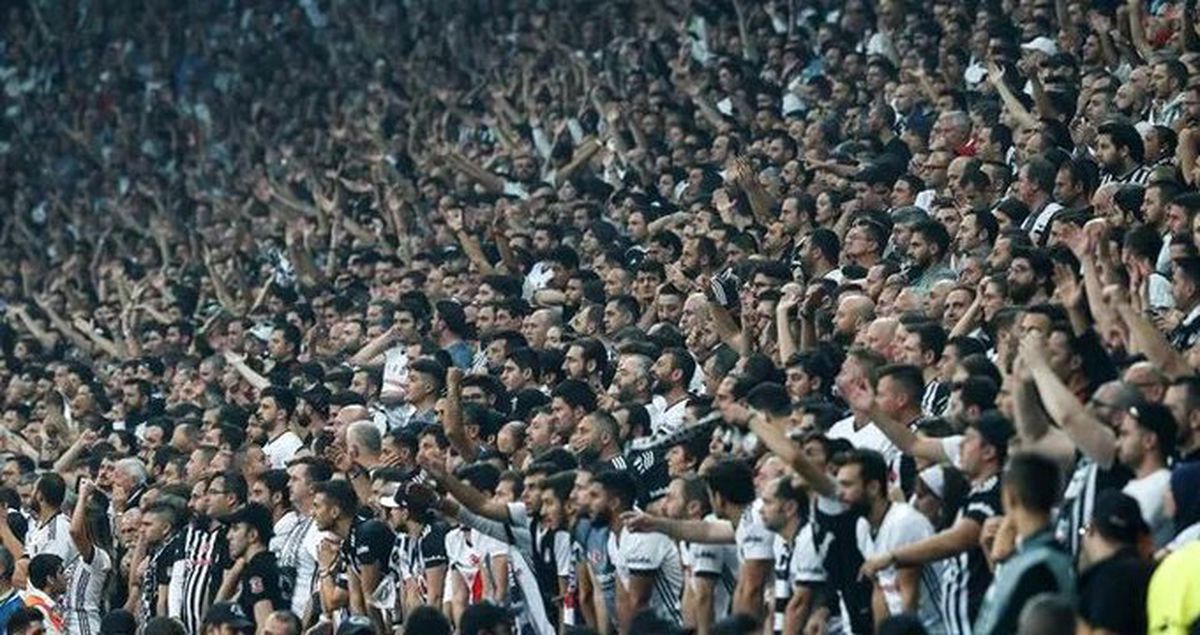 Beşiktaşlı Taraftarlardan Abdullah Avcı Tepkisi
