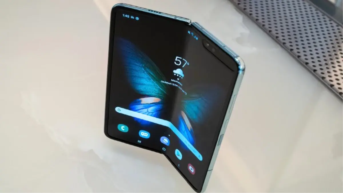 Best Buy, Samsung Galaxy Fold'un Ön Siparişlerini İptal Etti