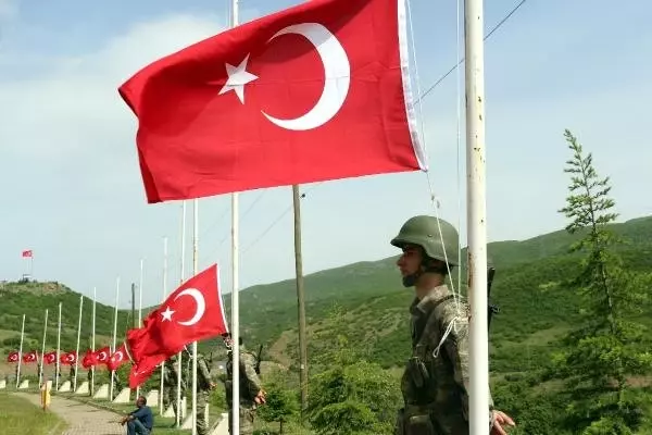 Bingöl'de PKK'lıların şehit ettiği 33 er anıldı