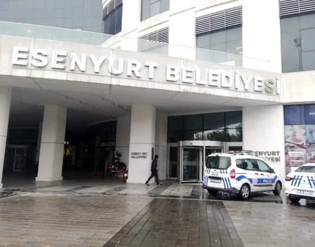 Esenyurt Belediyesi'nde Bıçaklı Saldırgan Dehşeti