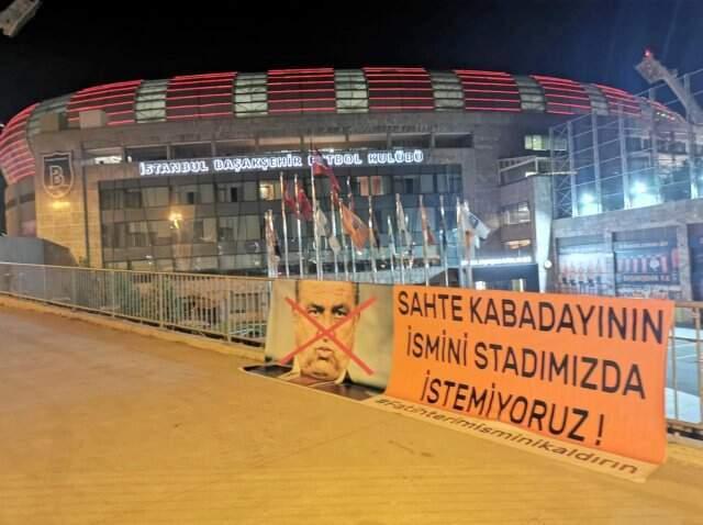 Medipol Başakşehir Başkanı Göksel Gümüşdağ Stadın İsminin Değiştirilmeyeceğini Açıkladı