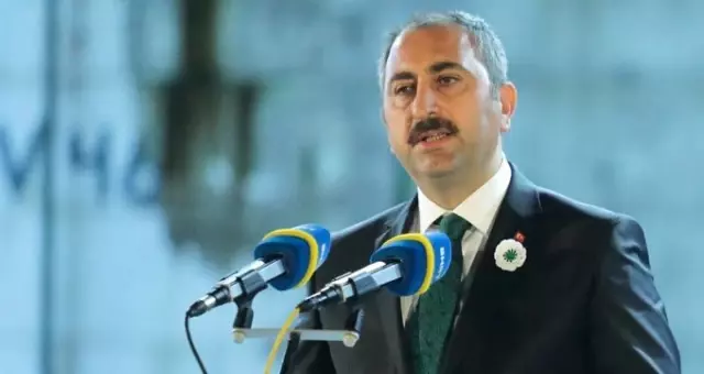 Bakan Gül'den Öcalan Açıklaması: İstanbul Seçimiyle Alakalı Değil Bakan Gül'den Öcalan Açıklaması: İstanbul Seçimiyle Alakalı Değil