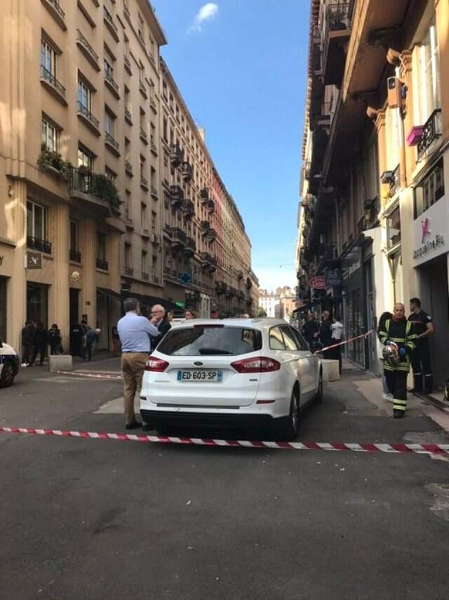 Son Dakika! Fransa'da Korkutan Patlama! 7 Yaralı