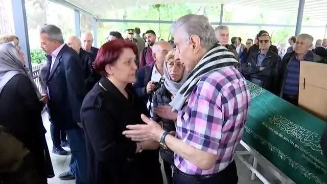 Yavuz Özkan son yolculuğuna uğurlandı Yavuz Özkan son yolculuğuna uğurlandı