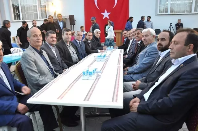 Altıntaş Belediyesi'nden halk iftarı Altıntaş Belediyesi'nden halk iftarı