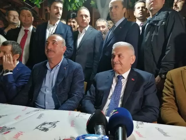 Binali Yıldırım: 'Oyların geriye kalan yüzde 90'ı sayılsaydı sonuç çok fazla farkla değişirdi' Binali Yıldırım: 'Oyların geriye kalan yüzde 90'ı sayılsaydı sonuç çok fazla farkla değişirdi'