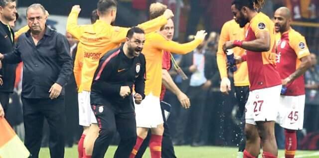 Cezalı Olduğu Halde Sahaya Giren Hasan Şaş'a Tarihi Ceza!