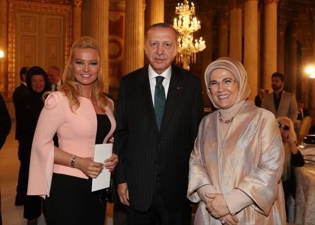 Cumhurbaşkanı Erdoğan, Sanatçılarla Bir Araya Geldi: Opera Binasını 2021'de Bitireceğiz