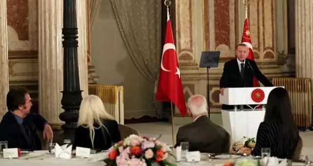 Cumhurbaşkanı Erdoğan, Sanatçılarla Bir Araya Geldi: Opera Binasını 2021'de Bitireceğiz