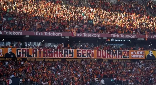 Kupa töreninde Sinan Gümüş ve Diagne protesto edildi Kupa töreninde Sinan Gümüş ve Diagne protesto edildi