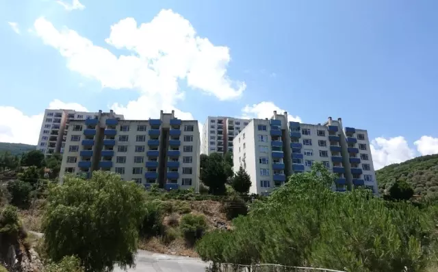 Narlıdere'deki kooperatiflerde yıkım gerginliği Narlıdere'deki kooperatiflerde yıkım gerginliği
