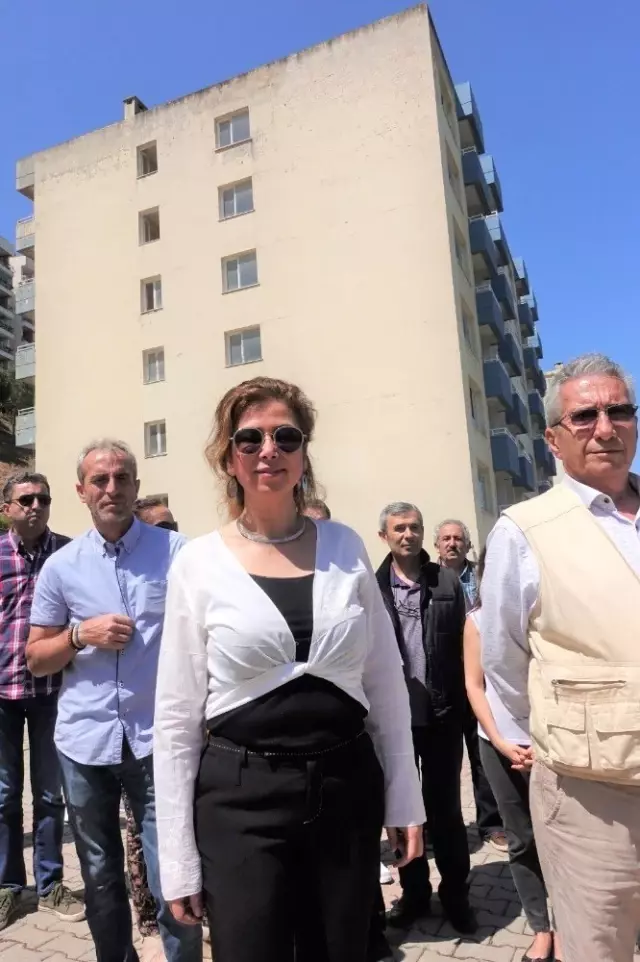 Narlıdere'deki kooperatiflerde yıkım gerginliği Narlıdere'deki kooperatiflerde yıkım gerginliği
