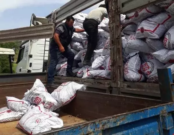 Simav Kaymakamlığı'ndan 2 bin 300 ton kömür yardımı