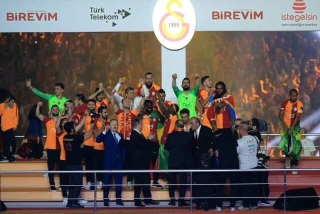 Son Dakika! Fatih Terim 5 Yıl Daha Galatasaray'da