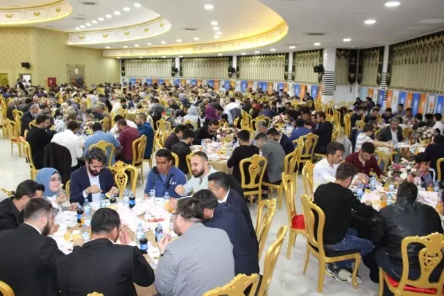 Van'da AK Parti'den iftar programı Van'da AK Parti'den iftar programı