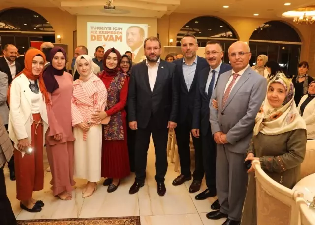AK Parti Adapazarı İlçe Danışma Meclisi iftar programında gerçekleştirildi AK Parti Adapazarı İlçe Danışma Meclisi iftar programında gerçekleştirildi
