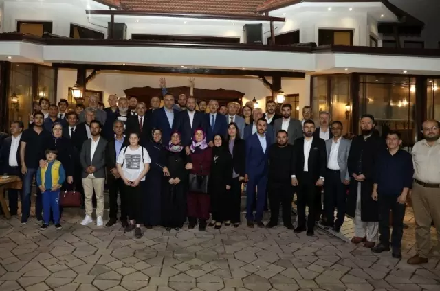AK Parti Adapazarı İlçe Danışma Meclisi iftar programında gerçekleştirildi AK Parti Adapazarı İlçe Danışma Meclisi iftar programında gerçekleştirildi