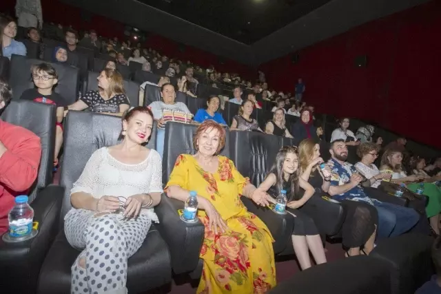 'Aykut Enişte' filminin özel gösterimi Adana'da 'Aykut Enişte' filminin özel gösterimi Adana'da