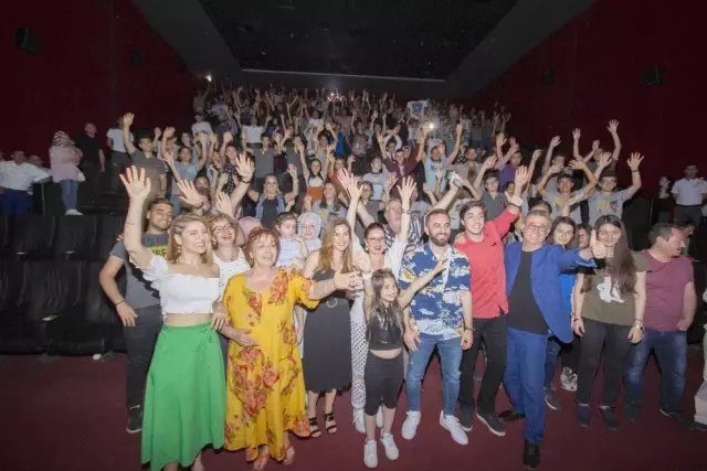 'Aykut Enişte' filminin özel gösterimi Adana'da 'Aykut Enişte' filminin özel gösterimi Adana'da