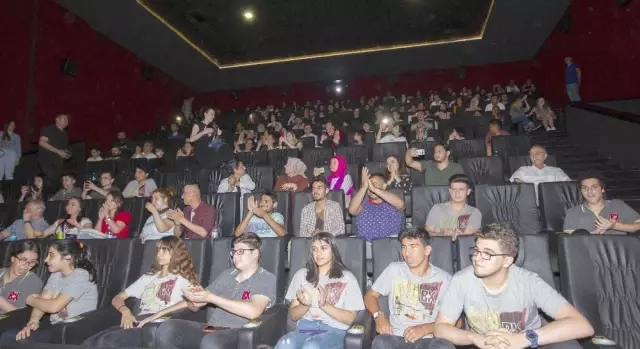 'Aykut Enişte' filminin özel gösterimi Adana'da 'Aykut Enişte' filminin özel gösterimi Adana'da