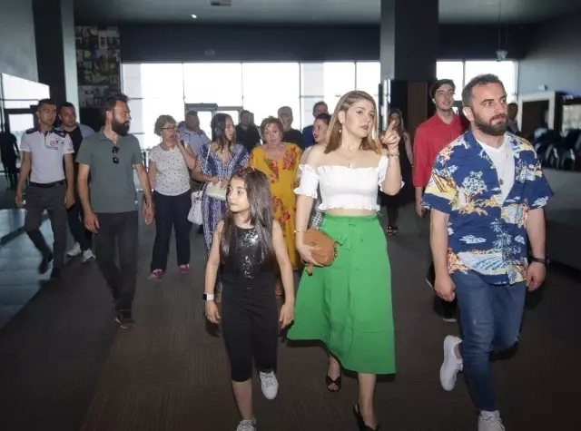 'Aykut Enişte' filminin özel gösterimi Adana'da 'Aykut Enişte' filminin özel gösterimi Adana'da
