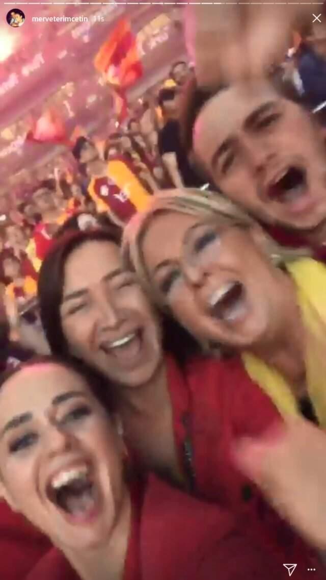 Demet Akbağ, Galatasaray'ın Şampiyonluk Kutlamalarına Katıldı