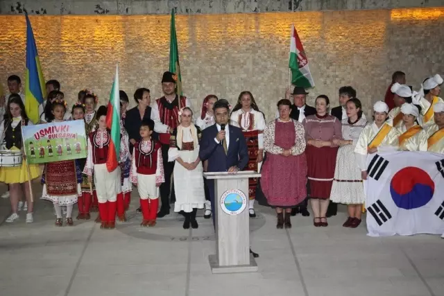 Dünya Menderes'te buluştu