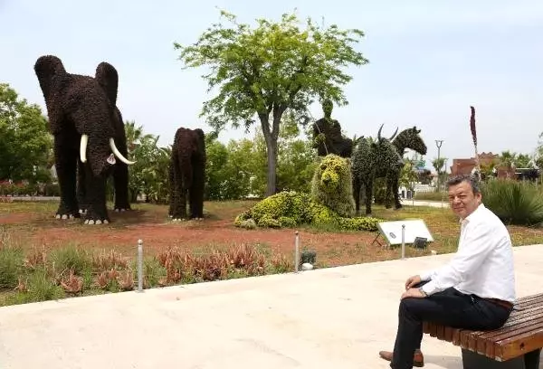 Expo'daki canlı bitkiler küllerinden doğdu Expo'daki canlı bitkiler küllerinden doğdu