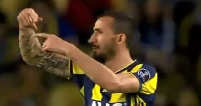 Fenerbahçe Tribünlerinden Mehmet Topal'a Tepki