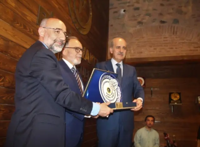Numan Kurtulmuş Birlik Vakfı iftarına katıldı Numan Kurtulmuş Birlik Vakfı iftarına katıldı